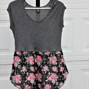 Grey T-Shirt With Rose Floral Chiffon Bottom